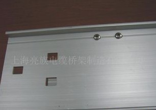 鍍鋅金屬橋架有著什么優(yōu)勢？